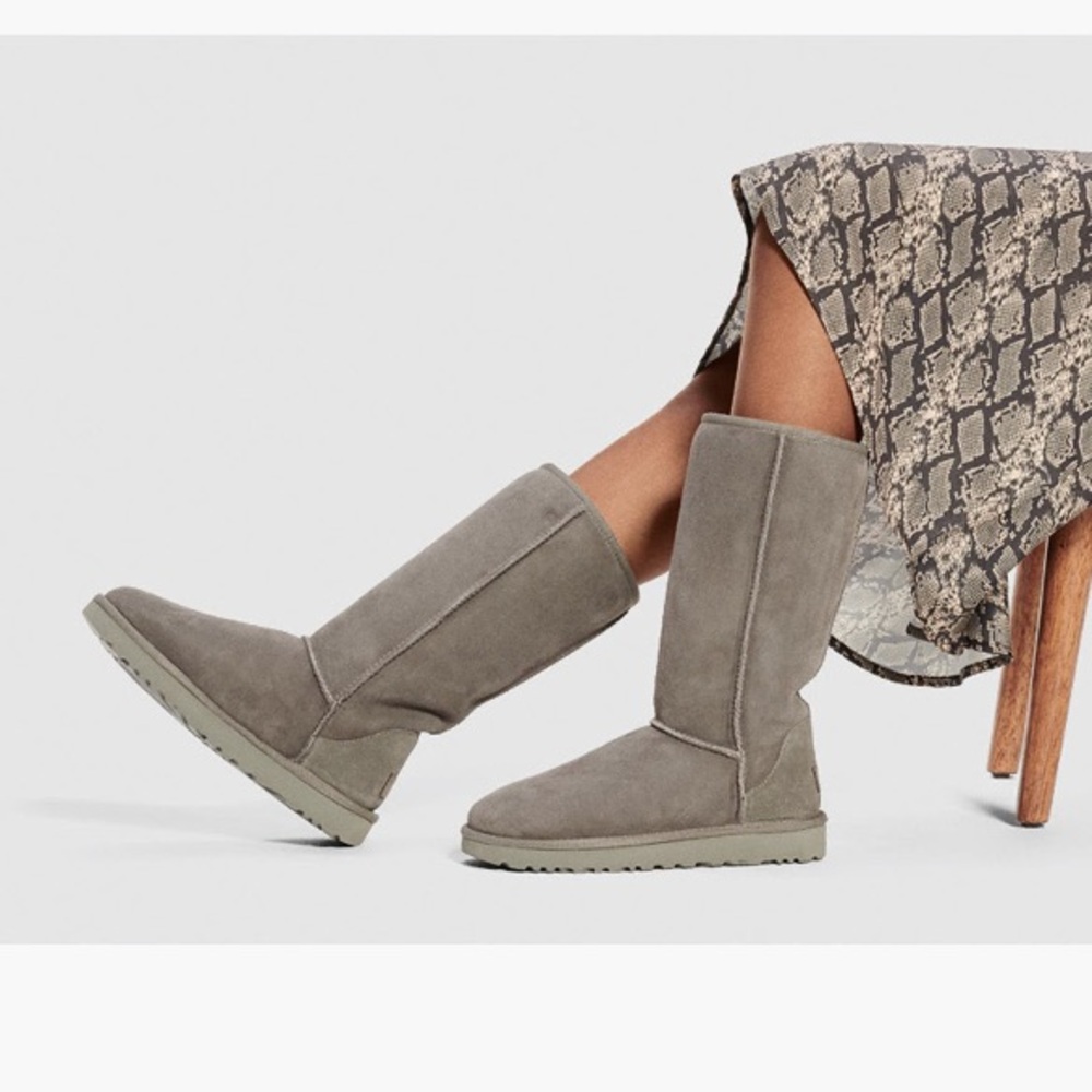 Ugg 
Classic Tall II Boot
Grey - Picture 2 of 11